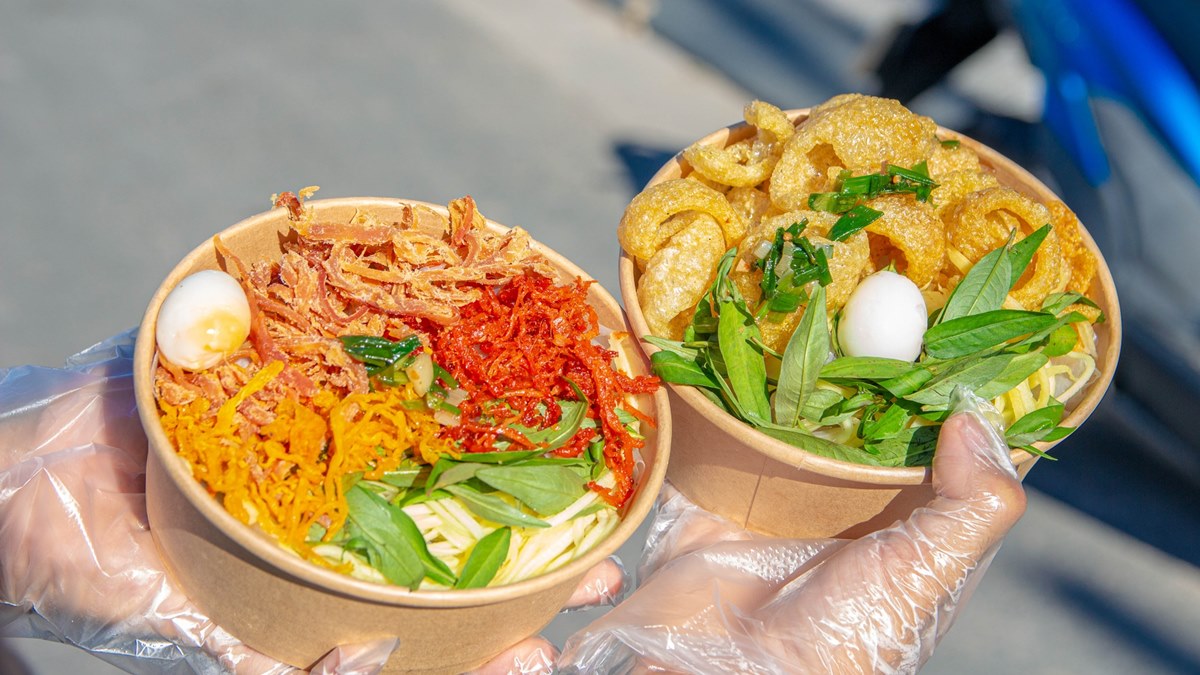 Ăn bánh tráng trộn có béo không?